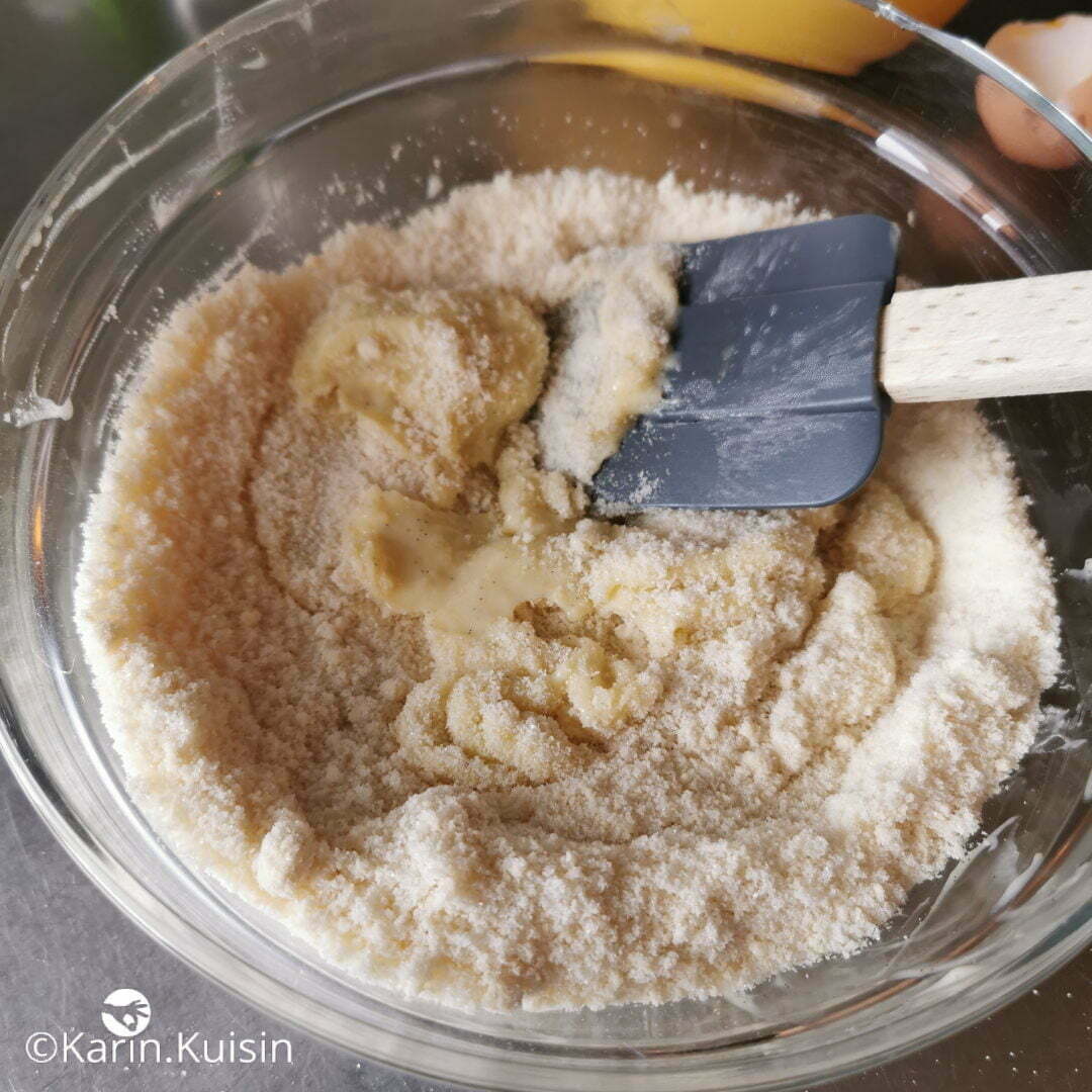 crème pâtissière poudre amande sucre ajouter