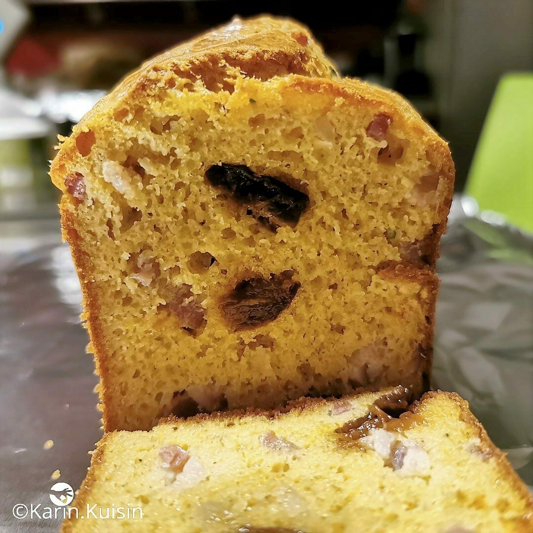 cake pruneau lardon final découpe