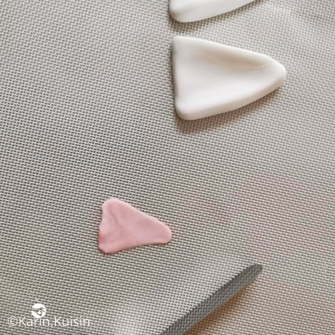 oreille blanche rose licorne