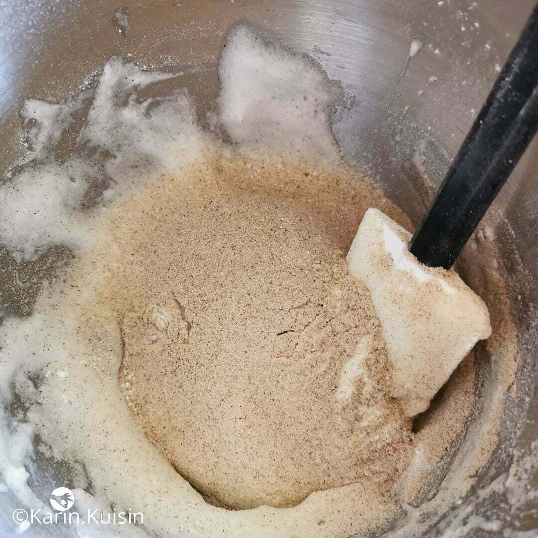 meringue poudre noisette farine ajouter