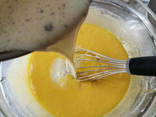 jaune oeuf sucre lait verser