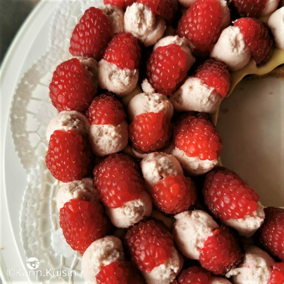 tarte framboise yuzu basilic final montage pocher