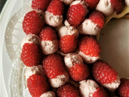 tarte framboise yuzu basilic final montage pocher