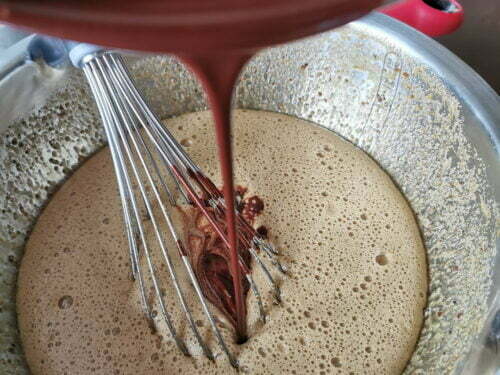 oeuf sucre chocolet beurre verser