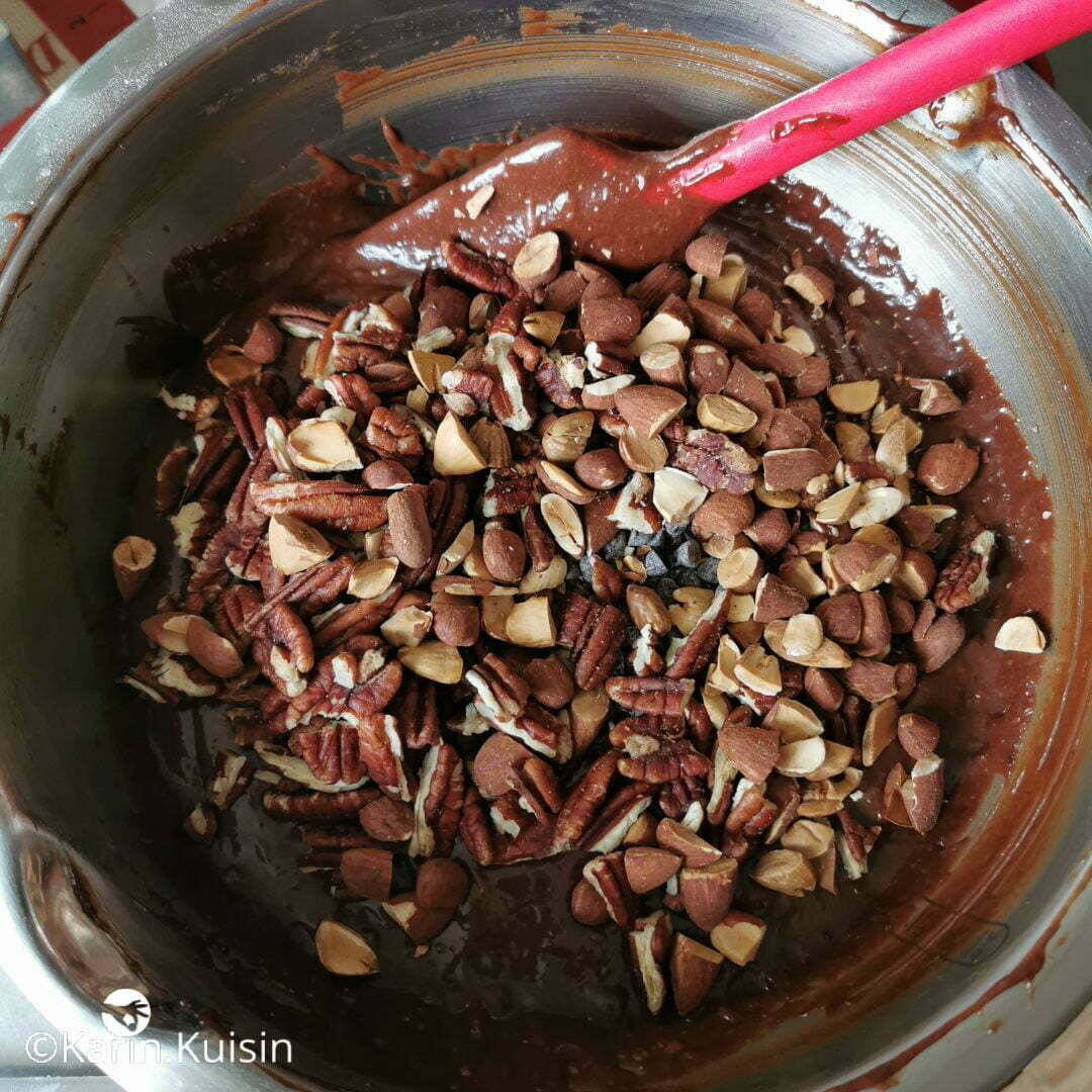 appareil brownie amande noix de pécan pépite chocolat ajouter