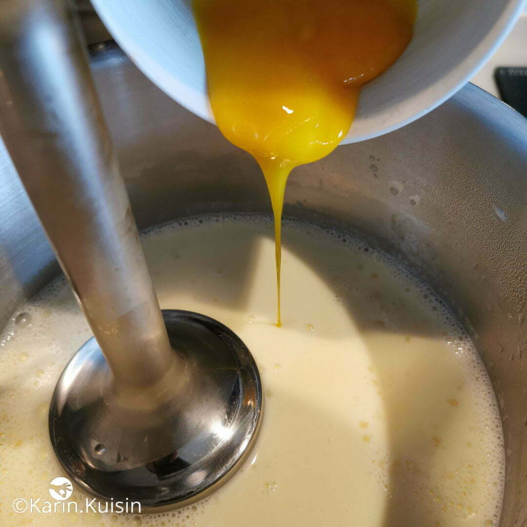 crème jaune verser mixer