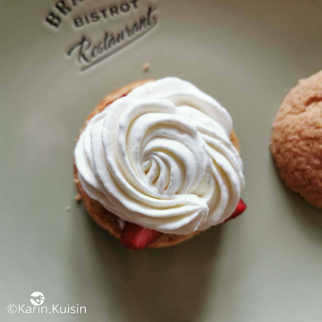 chou chantilly pocher