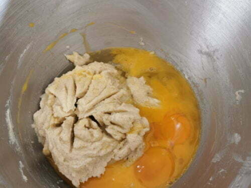 beurre sucre vanille oeuf ajouter