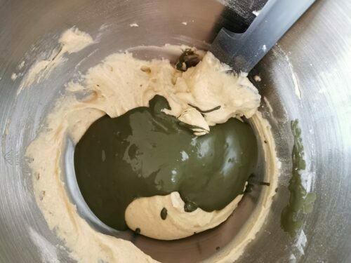appareil cake matcha ajouter