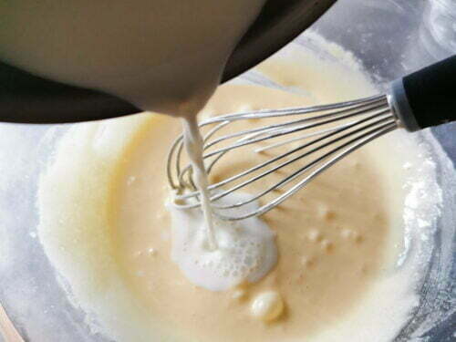 oeuf sucre fécule lait verser