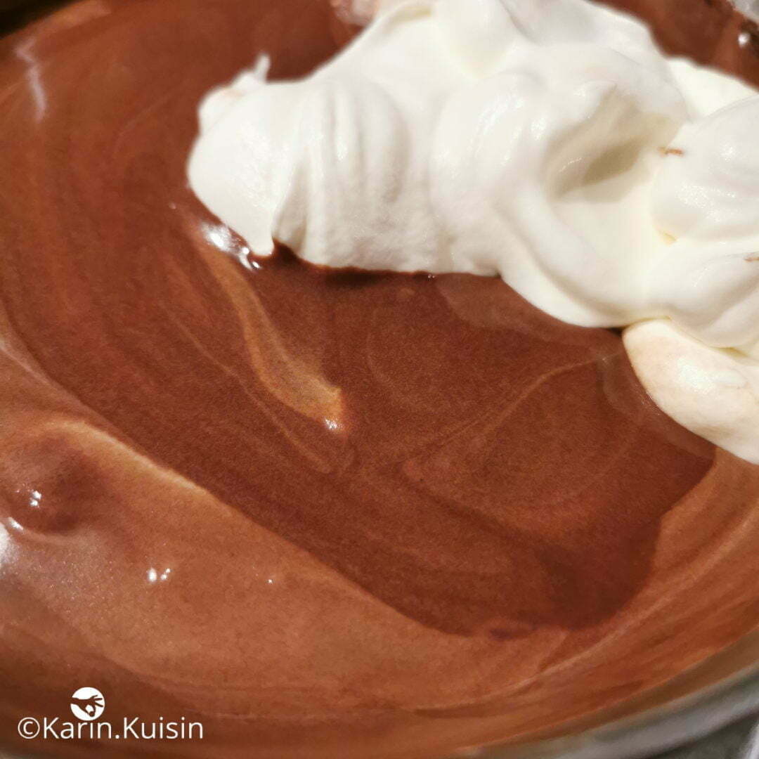 chocolat crème fouettée mélanger