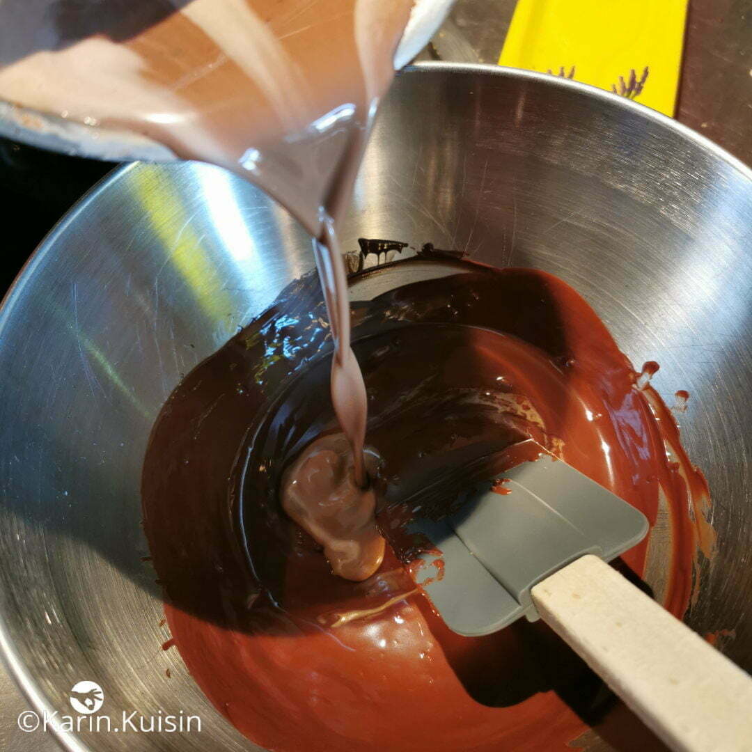 lait crème chocolat verser