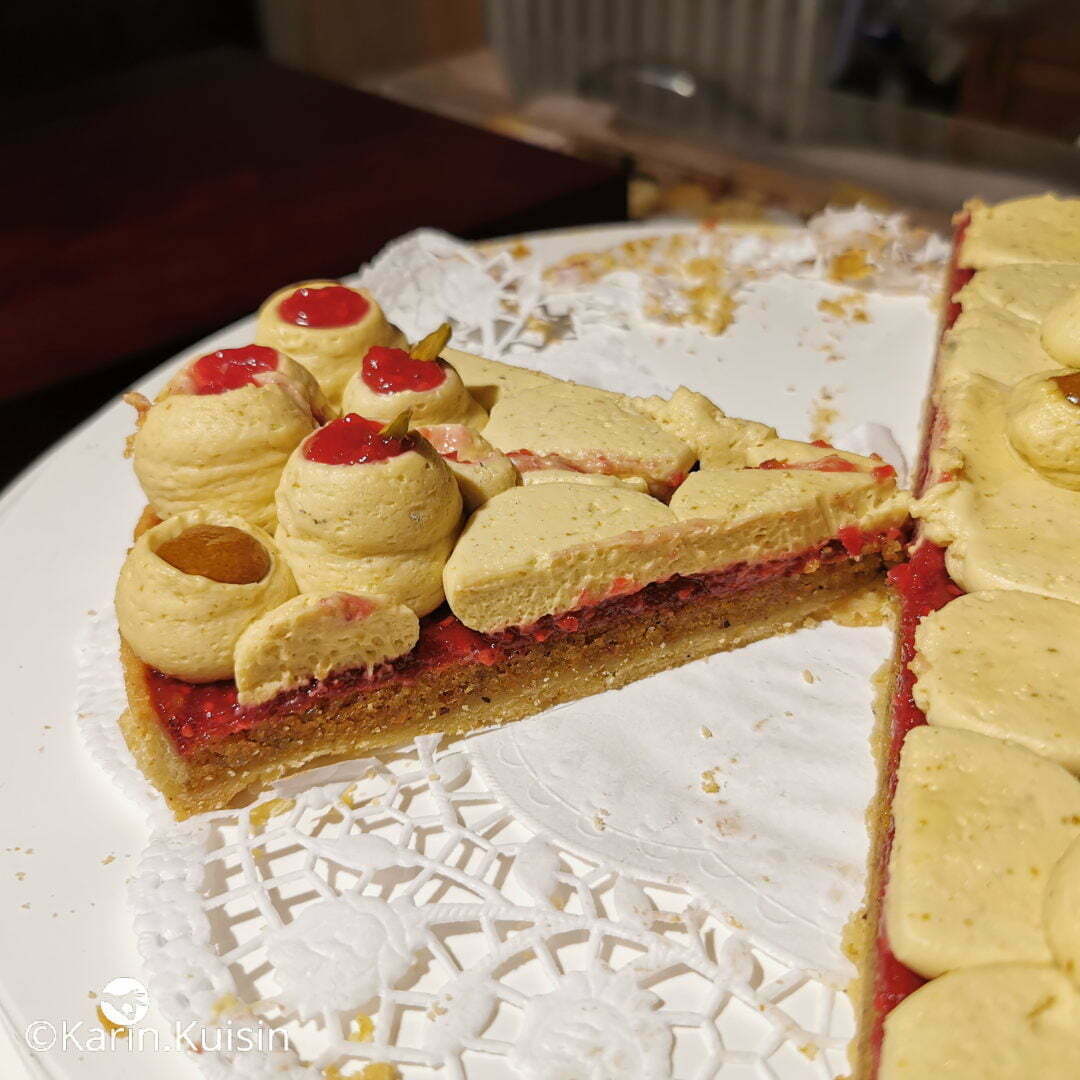tarte framboise pistache final découpe
