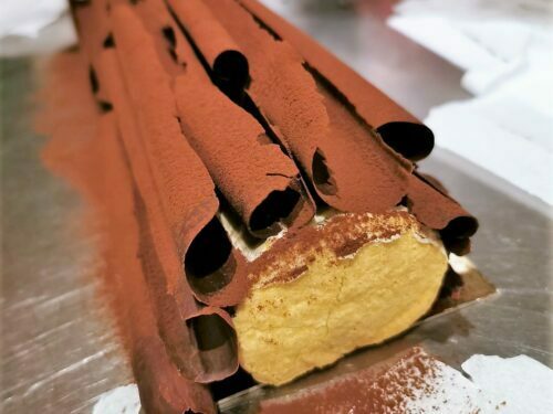 bûche marron mandarine cacao saupoudrer