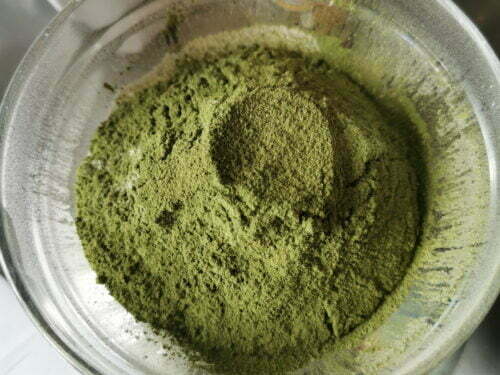 farine thé matcha tamiser