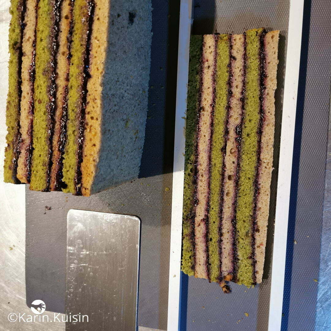 montage cake damier plaque découper