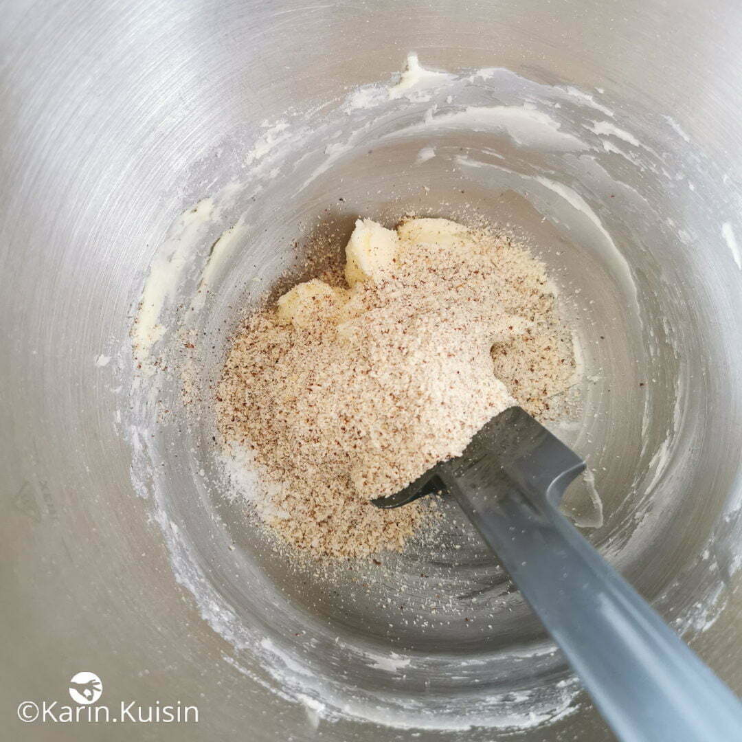 beurre sucre poudre noisette ajouter