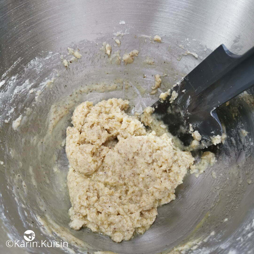 beurre sucre poudre noisette oeuf mélanger