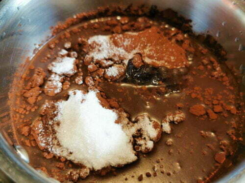 eau cacao sucre ajouter
