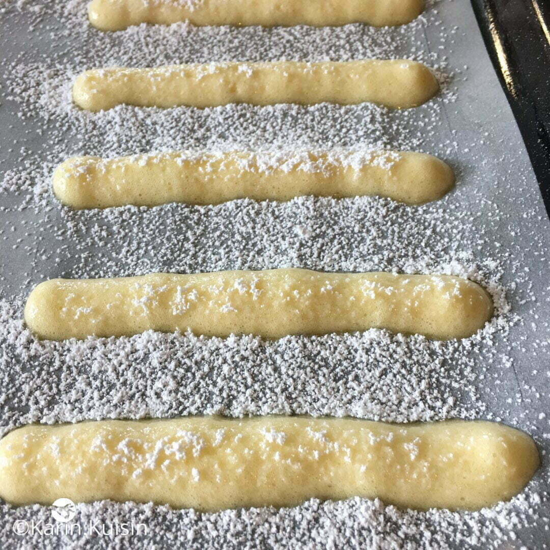 biscuit cuillère saupoudrer