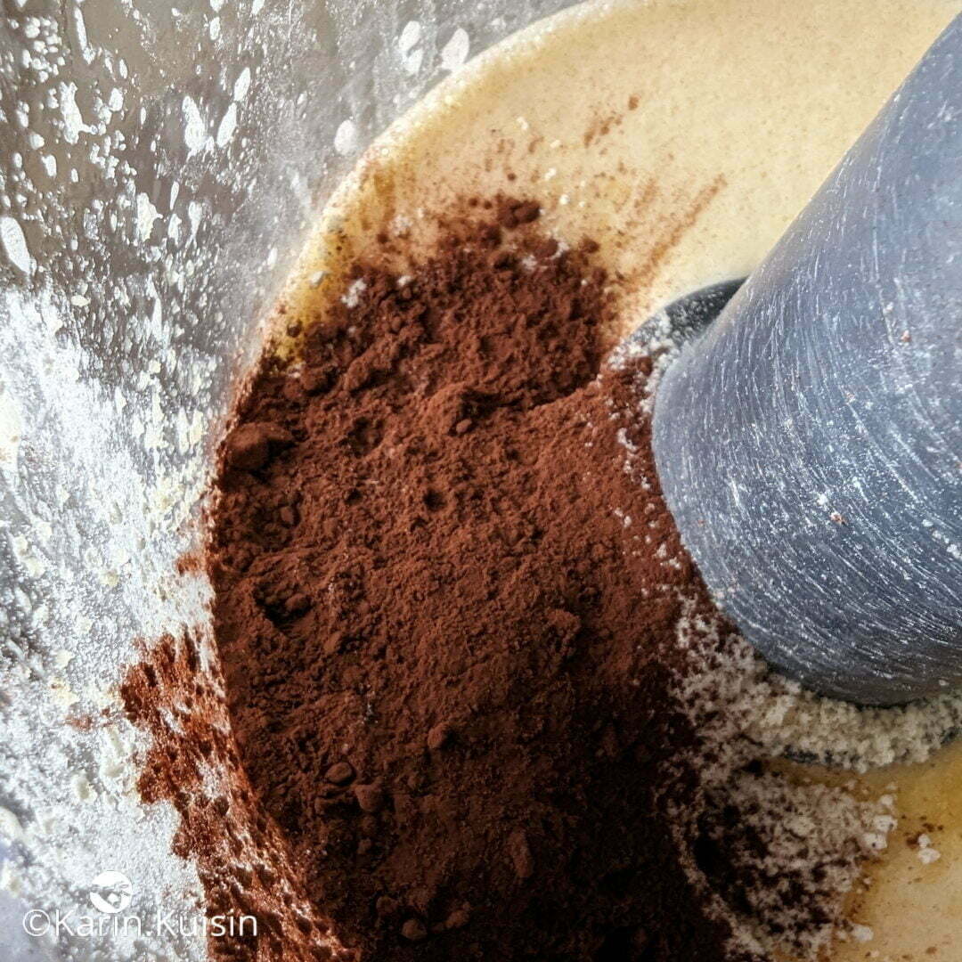 oeuf sucre miel poudre amande farine cacao ajouter