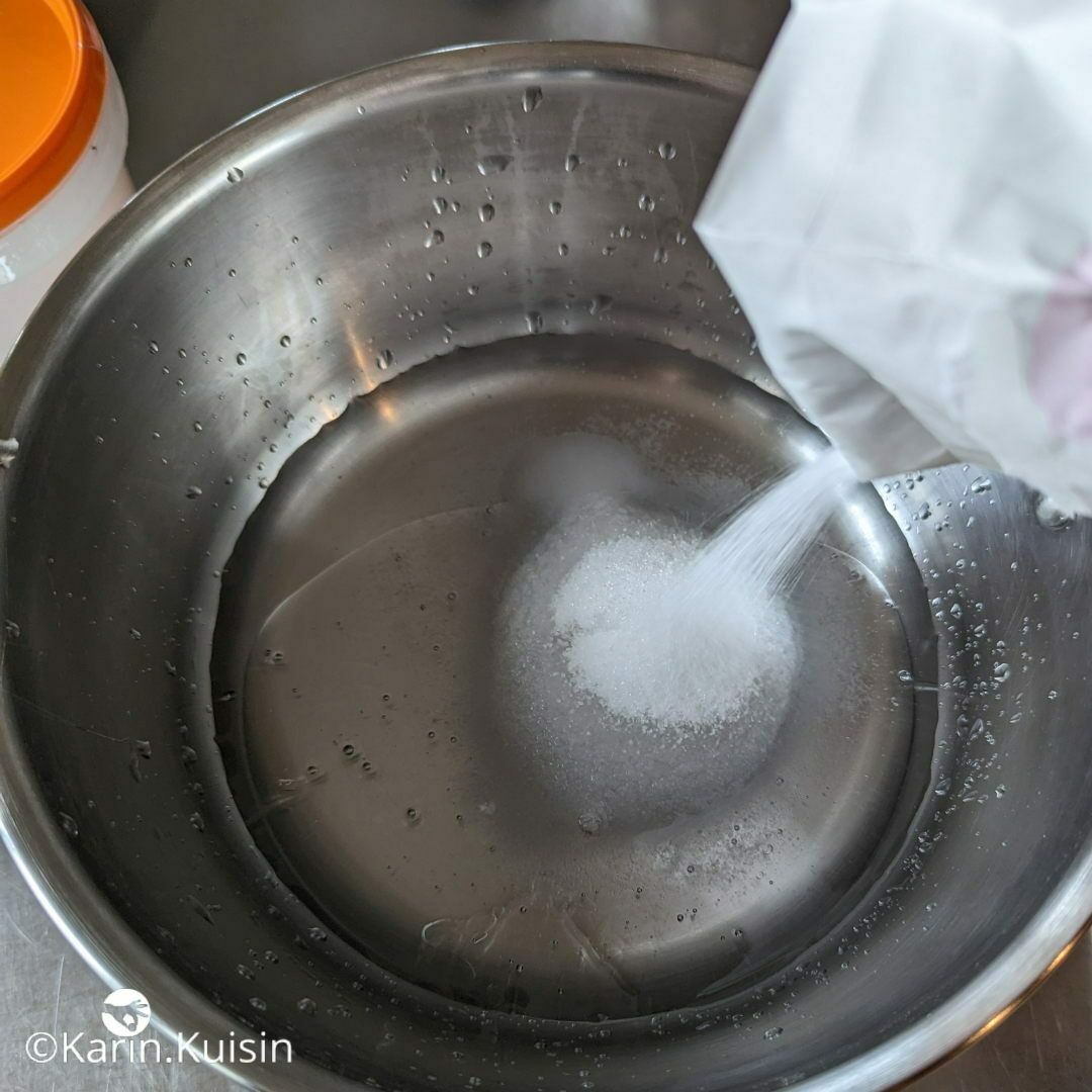 eau sucre verser
