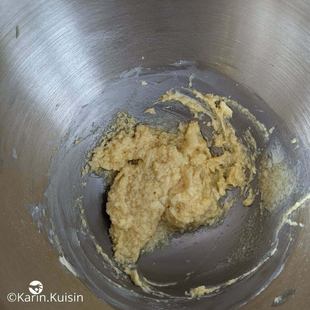 beurre sucre poudre amande oeuf mélanger