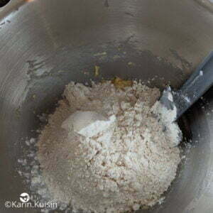 beurre sucre oeuf farine ajouter