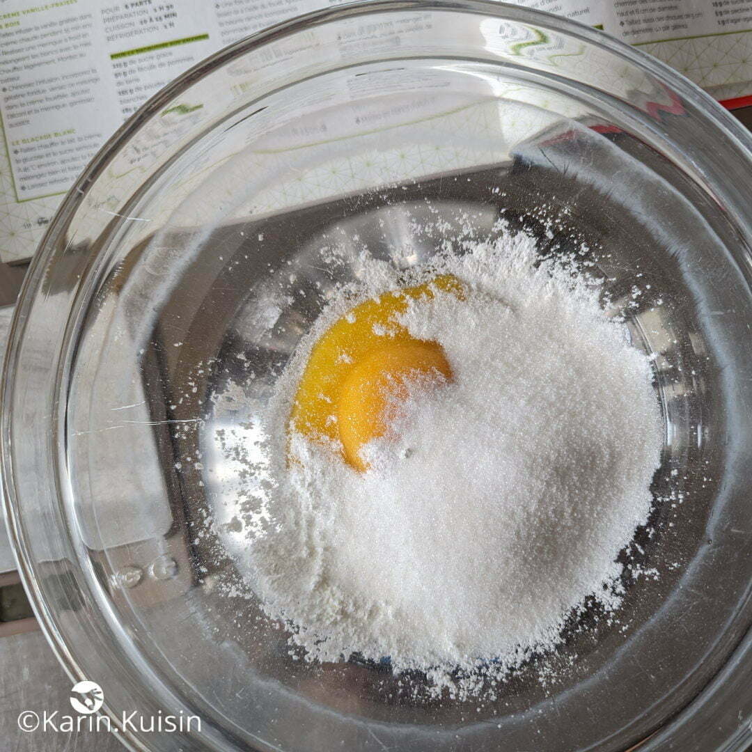 oeufs sucre fécule ajouter