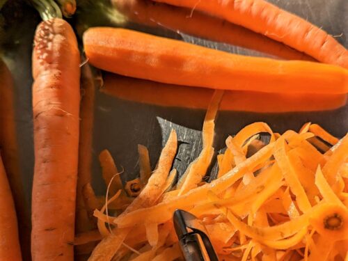 carrote éplucher