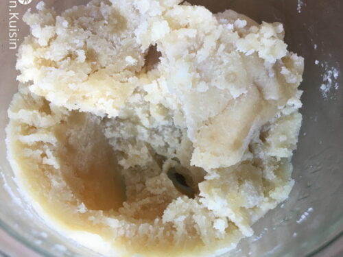 amande sucre glace blanc oeuf mélanger