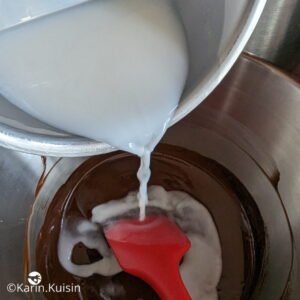 chocolat lait verser