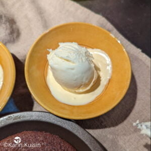 crème crue glace lait boule ajouter