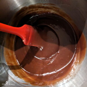oeuf sucre chocolat beurre mélanger