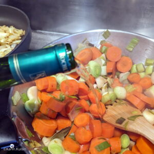 légume vin blanc verser