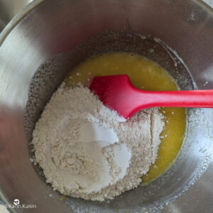 oeuf sucre huile farine tamiser