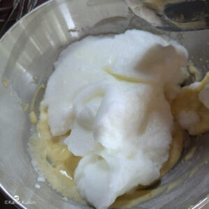 pâte cake blanc oeuf ajouter