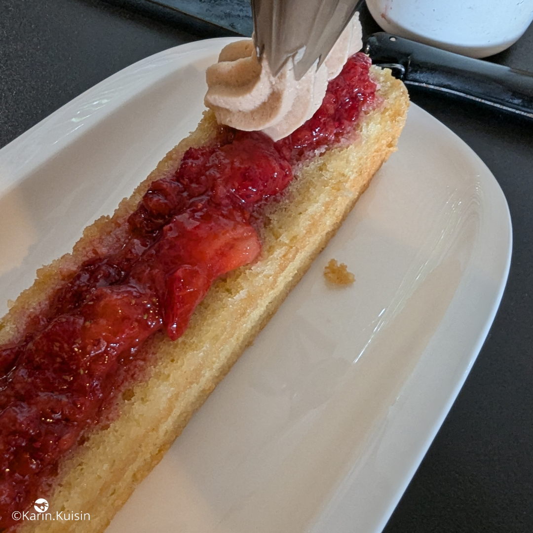 cake ganache fraise pocher